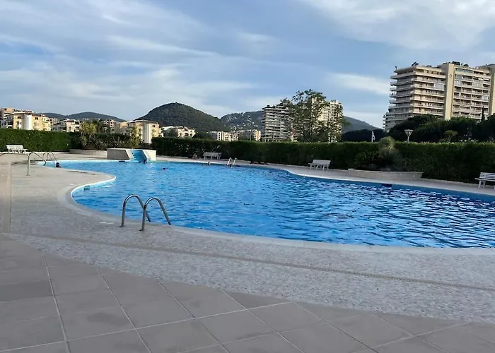 Studio Eleverca 3*- Rez De Jardin Terrasse - Axelle Loc\'Appart