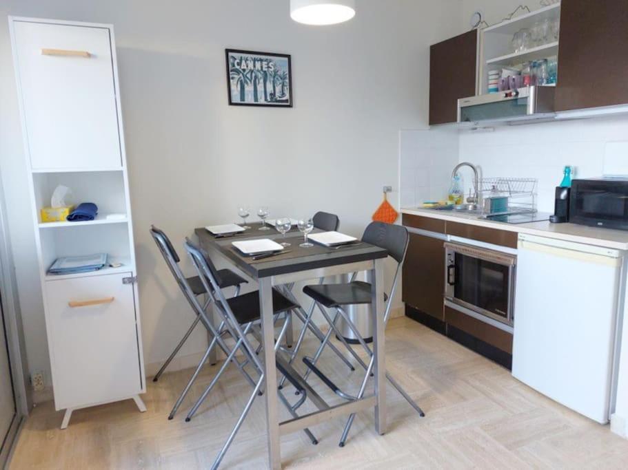 Studio Eleverca 3*- Rez De Jardin Terrasse - Axelle Loc'appart Appartement Mandelieu
